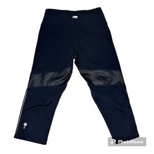 Marika | Black Athletic Workout Activewear Cropped Side Cut Leggings | Size S